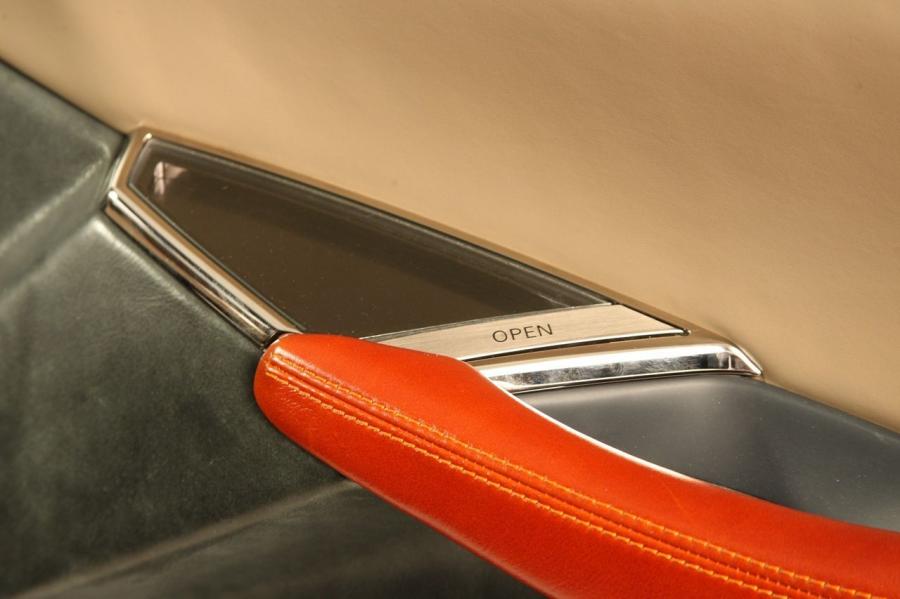 Детали интерьера Fisker Karma Q-Drive 2009 года  (фото 12 из 66)